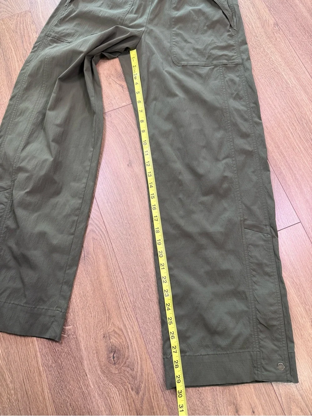Athleta Trekkie High Rise Parachute Pant Olive Green Size 6